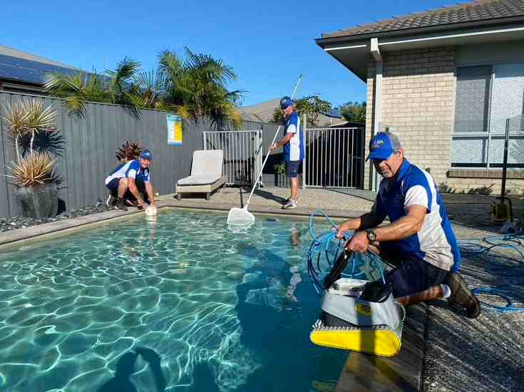 Best Pool Cleaning and Maintenance Services