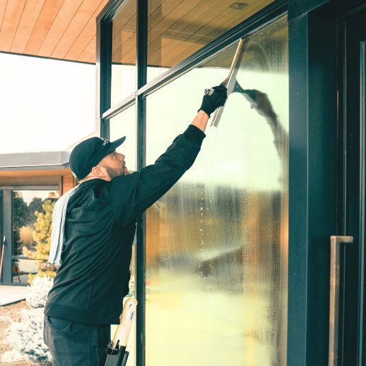 Home post construction cleaning services for kitchens, bathrooms, floors, windows, and living spaces after renovation work.
